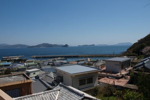 Die Insel Iwaishima ist ein idyllisches Fleckchen, außer montags: Dann demonstriert ein Teil der Einwohner gegen den Bau eines AKWs in der Nähe © Sonja Blaschke
