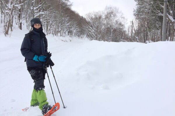 Beim Schneeschuhlaufen in Shiga Kogen, in einem von Japans größten Skigebieten