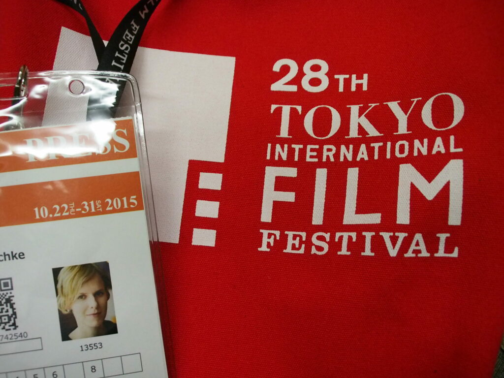 Tasche und Pressekarte vom Tokyo International Film Festival 2015. Foto: Sonja Blaschke
