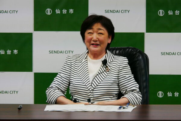 Women in leading positions, like the mayor of Sendai City, are rare in Japan. © Sonja Blaschke