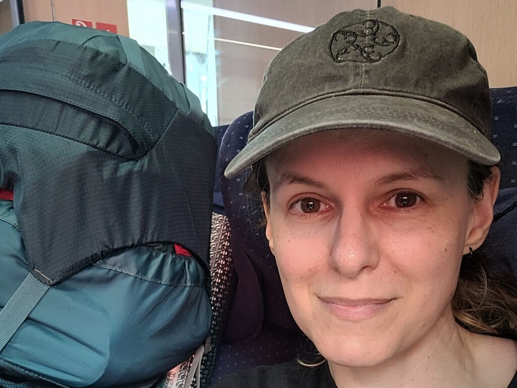 My seat neighbour and me on the way to Wacken – the „before“ photo © Sonja Blaschke | Mein Sitznachbar und ich auf dem Weg nach Wacken – das „Vorher“-Foto  © Sonja Blaschke